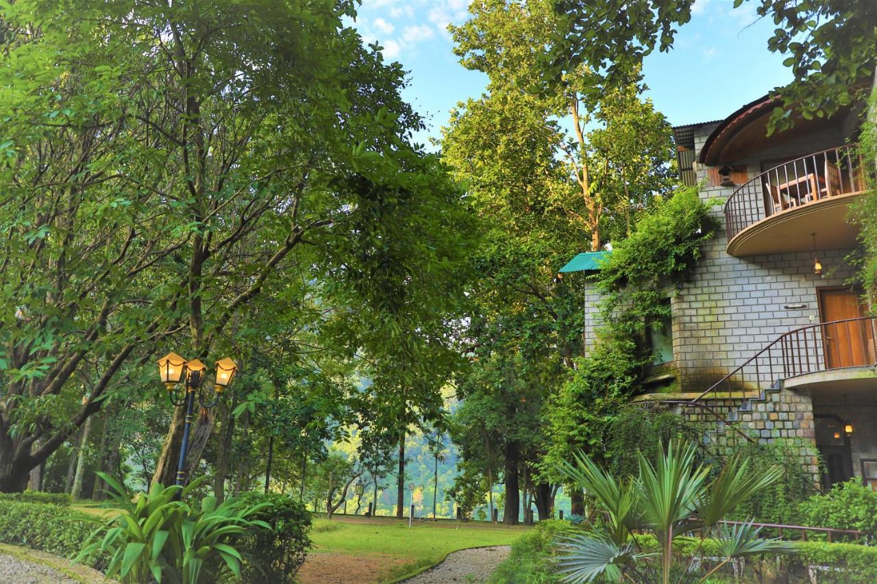 The Den Corbett Resort Chilkiya Range Exterior foto