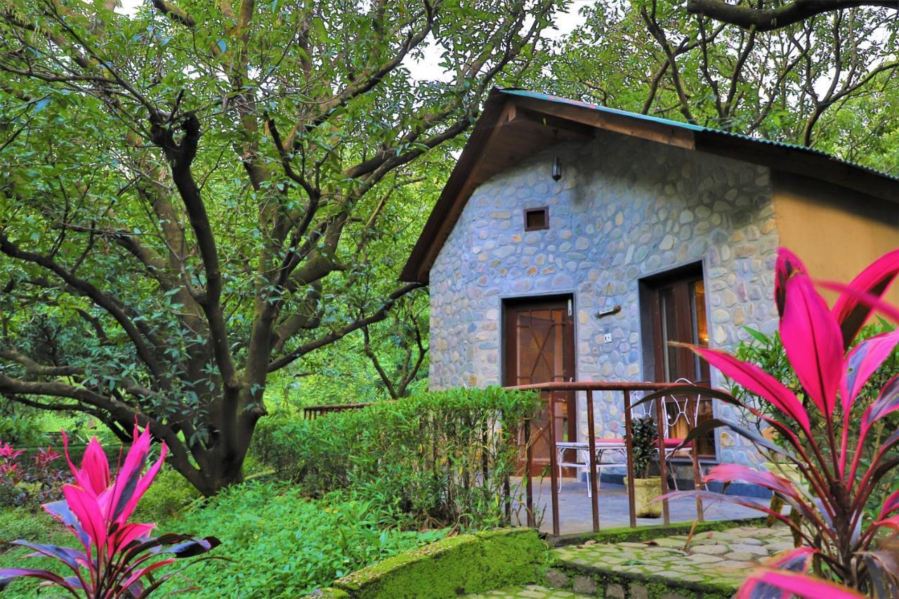 The Den Corbett Resort Chilkiya Range Exterior foto