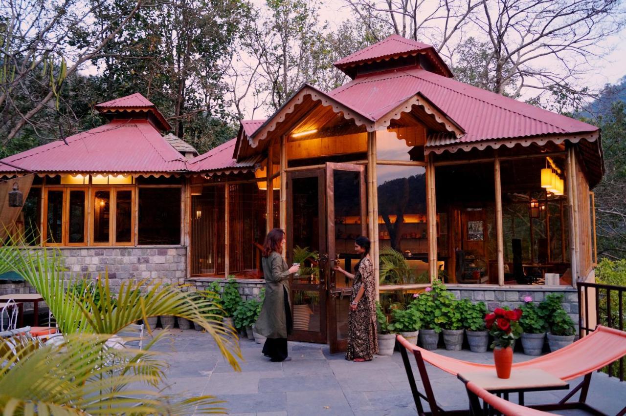 The Den Corbett Resort Chilkiya Range Exterior foto